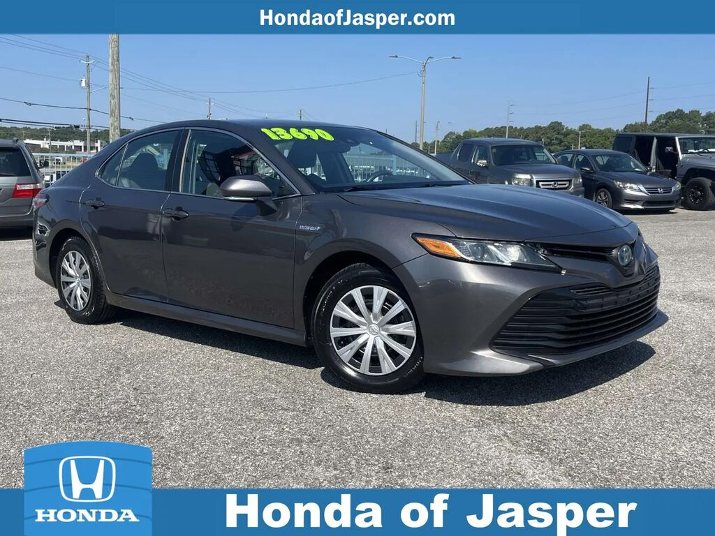 2019 Toyota Camry Hybrid LE — photo 1 of 13