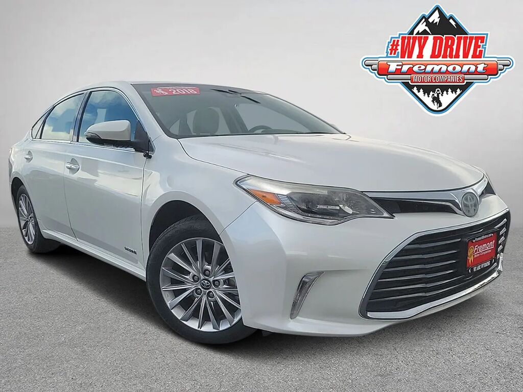 2018 Toyota Avalon Hybrid Limited — photo 1 of 1