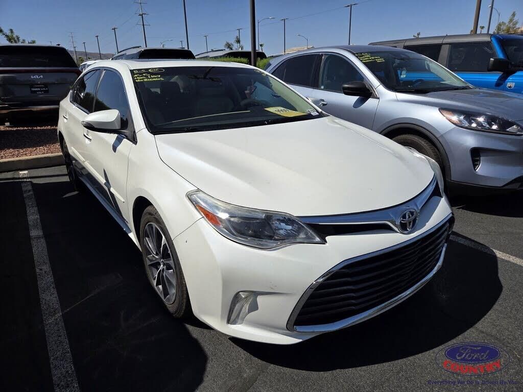 2016 Toyota Avalon Hybrid XLE Premium — photo 1 of 1