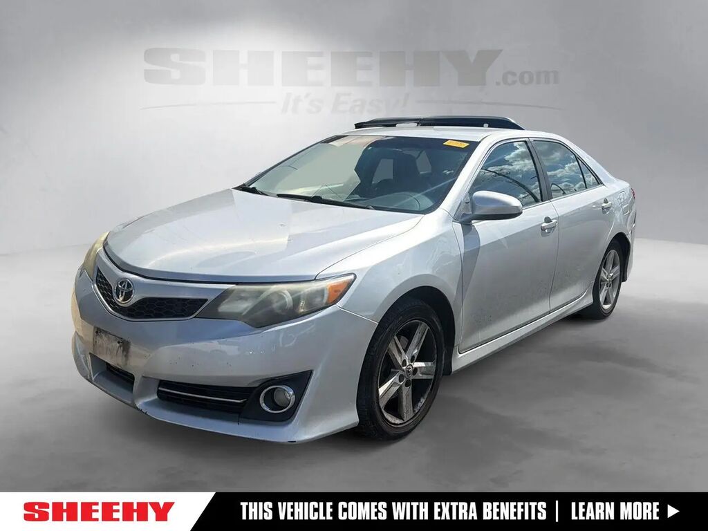 2012 Toyota Camry SE — photo 1 of 13