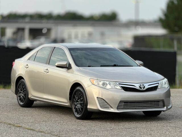 2014 Toyota Camry LE Sedan 4D