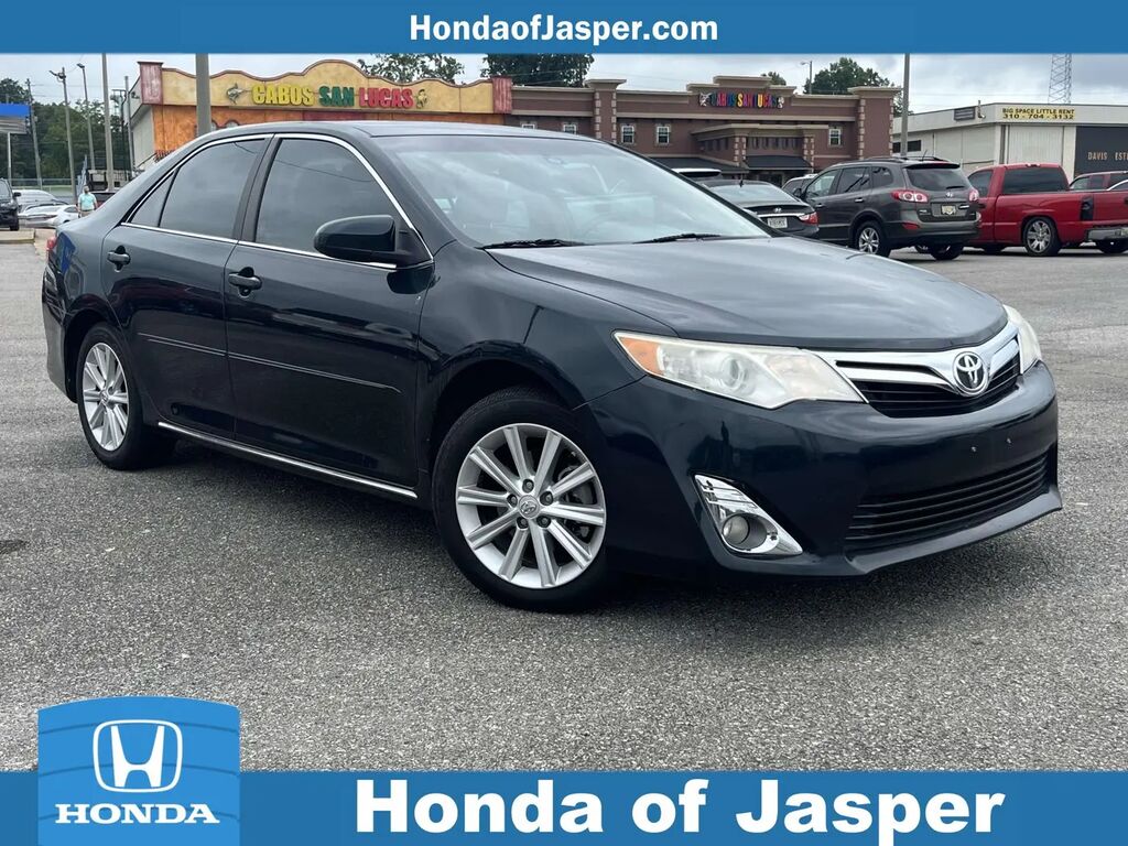2013 Toyota Camry SE — photo 1 of 13