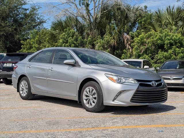2015 Toyota Camry LE — photo 1 of 13