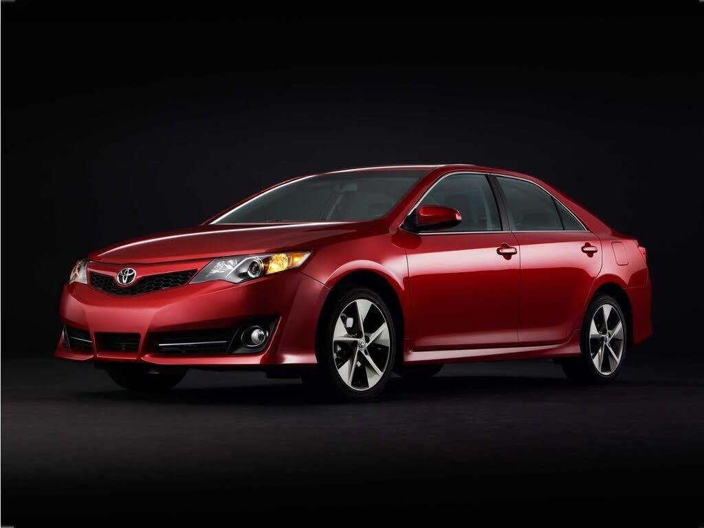 2014 Toyota Camry SE — photo 1 of 1