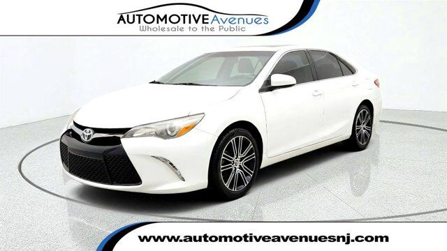 2016 Toyota Camry SE w/Special Edition Pkg