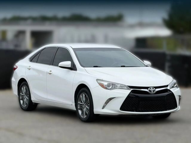 2017 Toyota Camry SE Sedan 4D