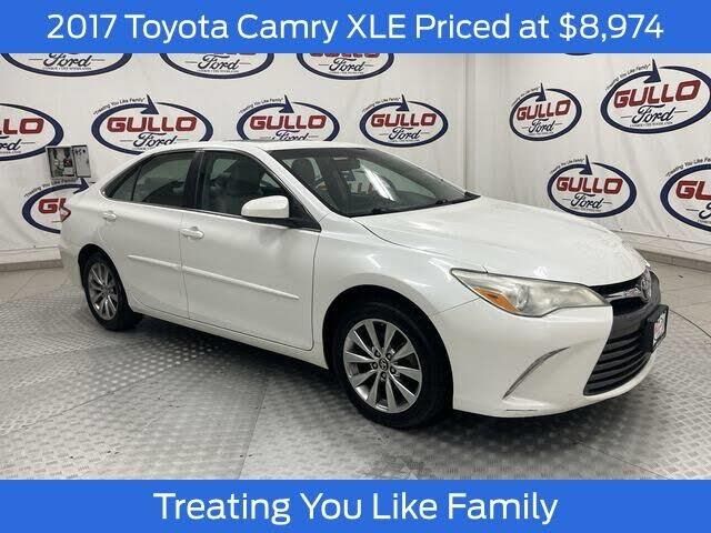 2017 Toyota Camry XLE — photo 1 of 1