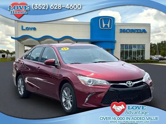 2017 Toyota Camry SE — photo 1 of 13