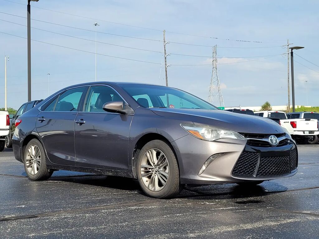 2015 Toyota Camry SE — photo 1 of 21