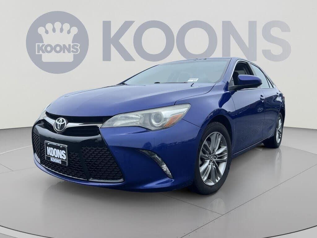 2016 Toyota Camry SE — photo 1 of 1