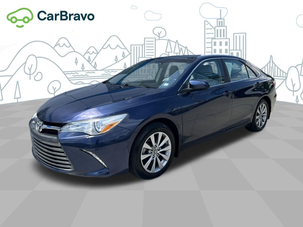2017 Toyota Camry XLE — photo 1 of 6