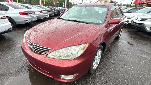 2005 Toyota Camry LE Sedan 4D
