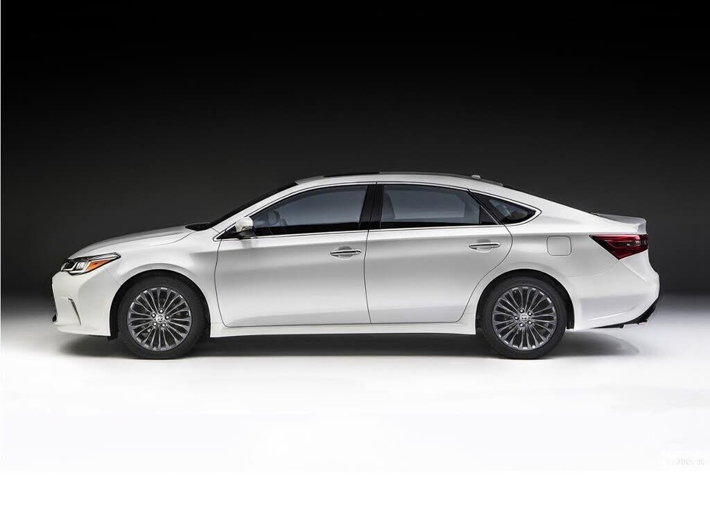 2016 Toyota Avalon XLE Plus — photo 1 of 1