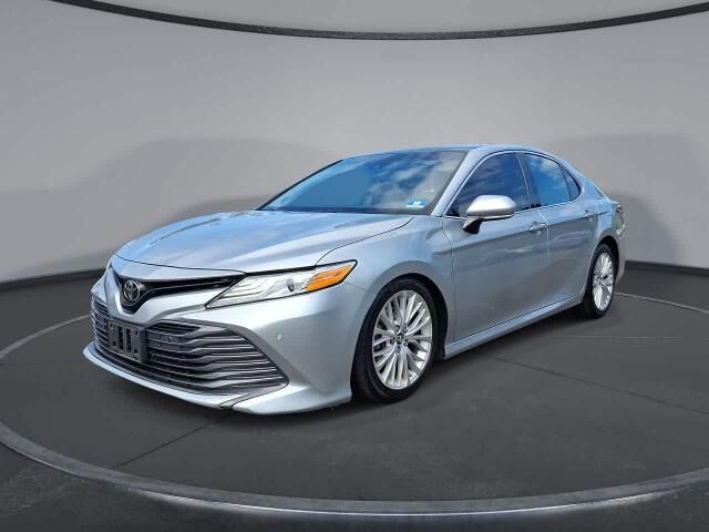 2018 Toyota Camry XLE V6 — photo 1 of 13