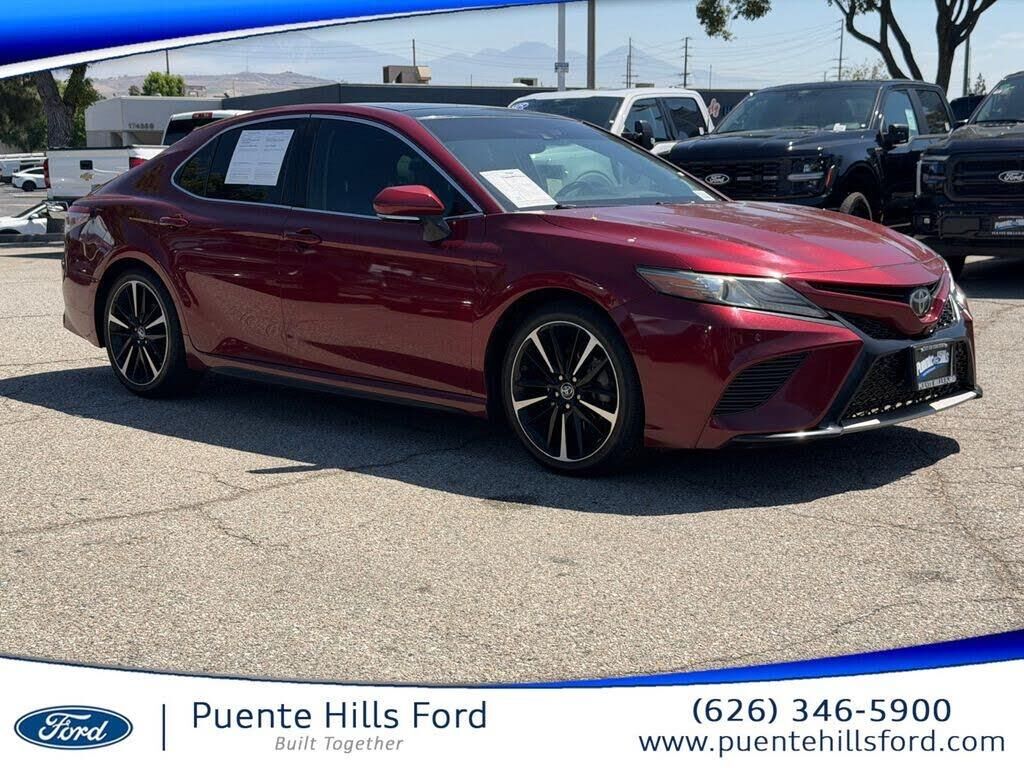 2018 Toyota Camry XLE V6 — photo 1 of 1