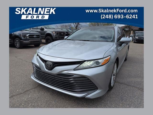 2018 Toyota Camry XLE V6 — photo 1 of 1