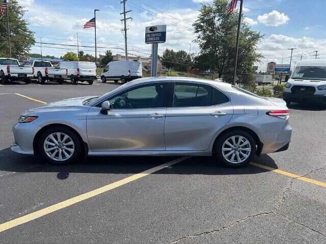 2020 Toyota Camry LE — photo 1 of 1