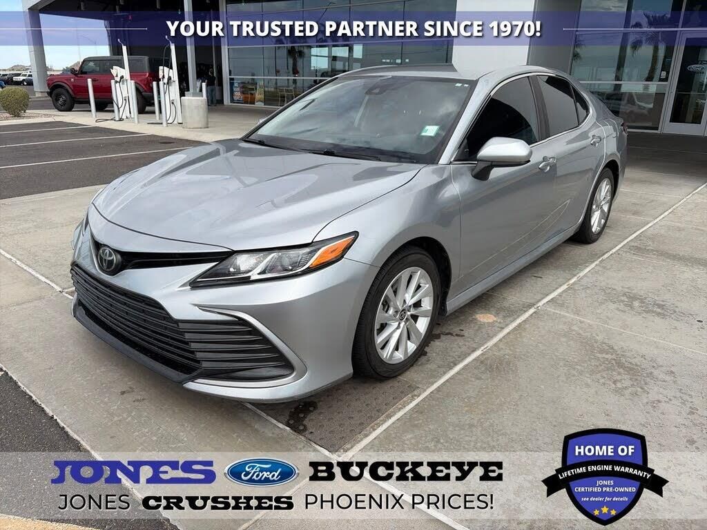 2021 Toyota Camry LE — photo 1 of 1