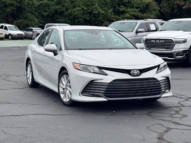 2023 Toyota Camry LE — photo 1 of 1