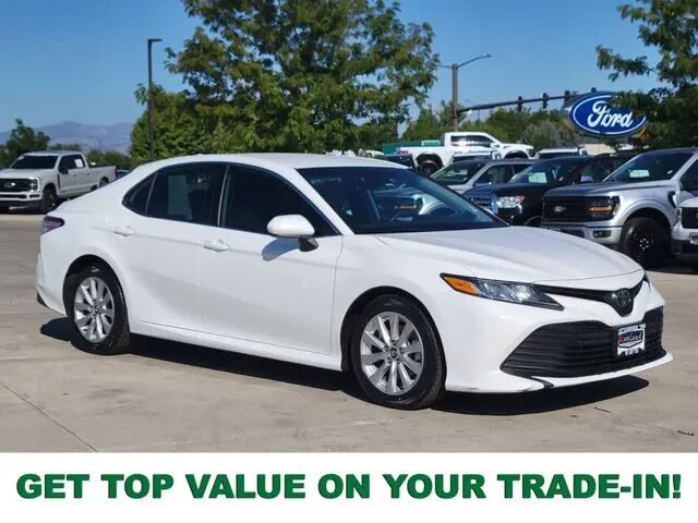 2020 Toyota Camry LE — photo 1 of 13