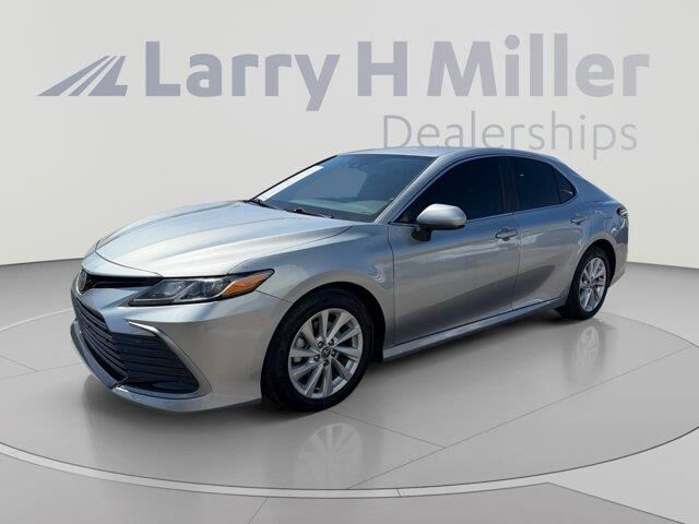 2023 Toyota Camry LE — photo 1 of 13