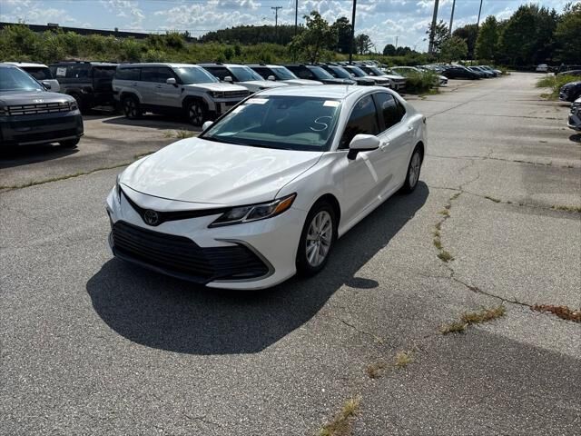 2024 Toyota Camry LE — photo 1 of 10