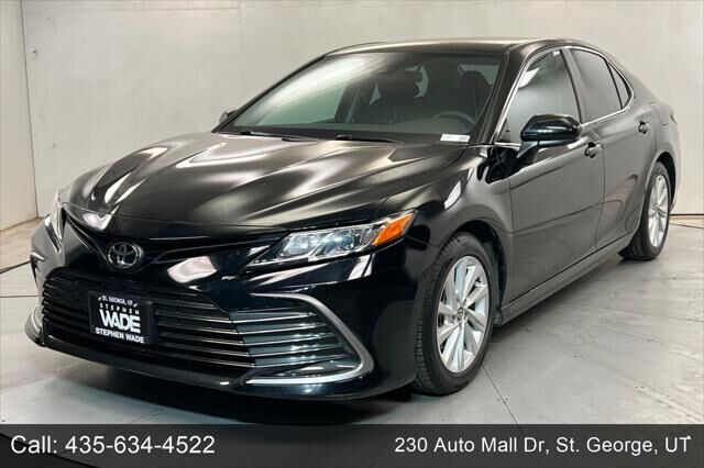 2022 Toyota Camry LE — photo 1 of 13