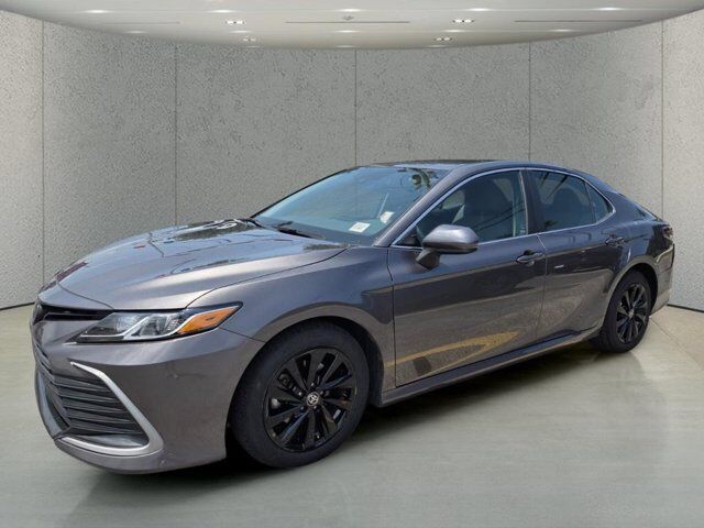 2023 Toyota Camry LE — photo 1 of 13