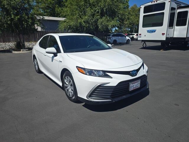 2021 Toyota Camry Hybrid LE