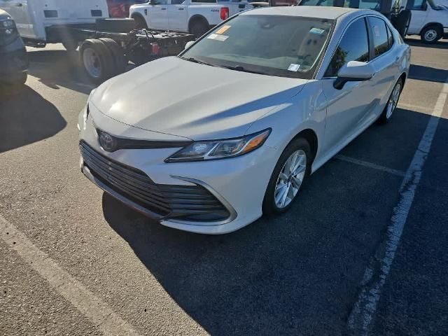 2022 Toyota Camry Hybrid LE
