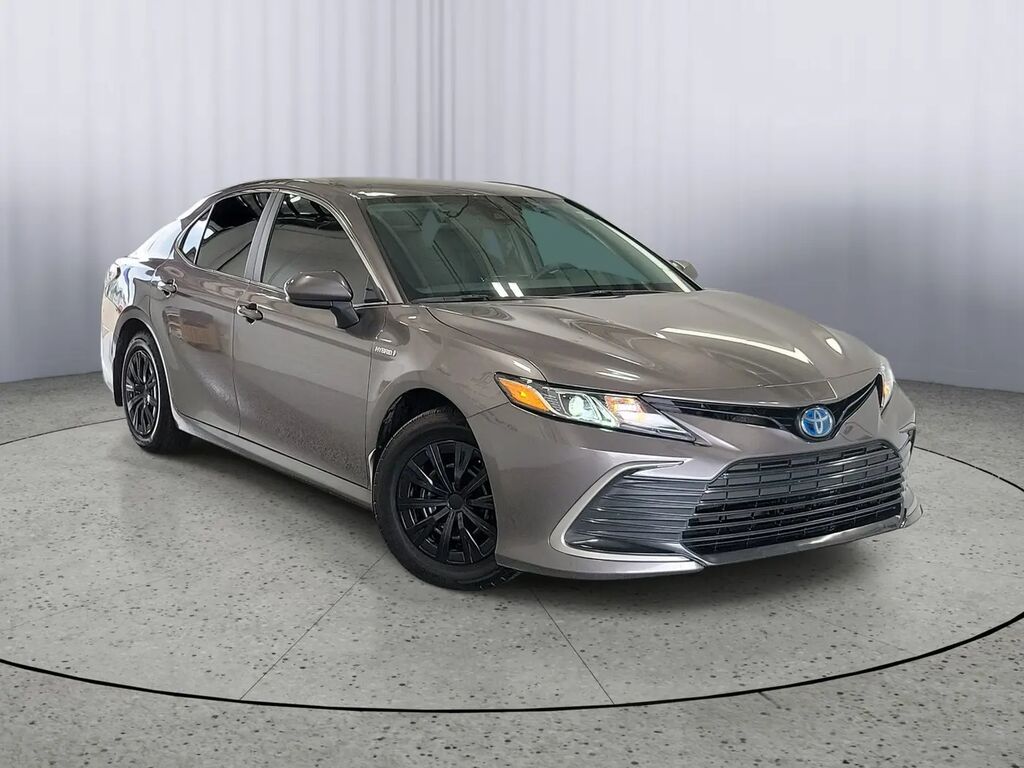 2021 Toyota Camry Hybrid LE — photo 1 of 13