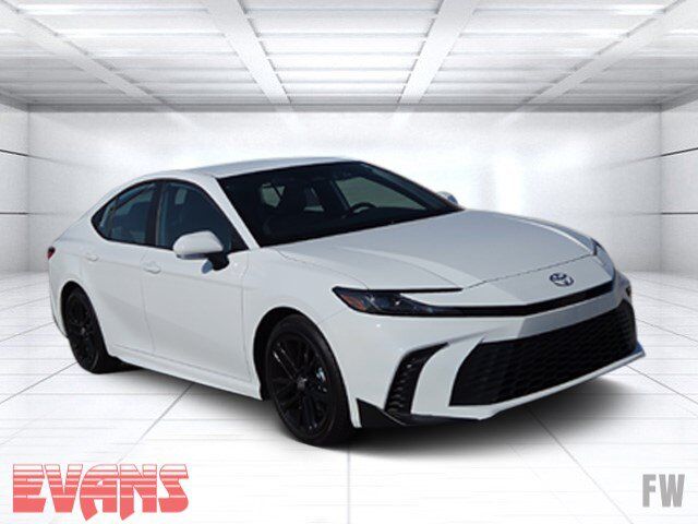 2026 Toyota Camry SE — photo 1 of 13