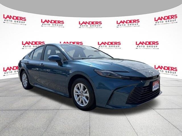 2025 Toyota Camry LE — photo 1 of 13