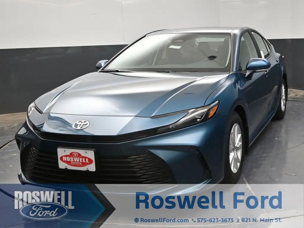 2025 Toyota Camry LE — photo 1 of 24
