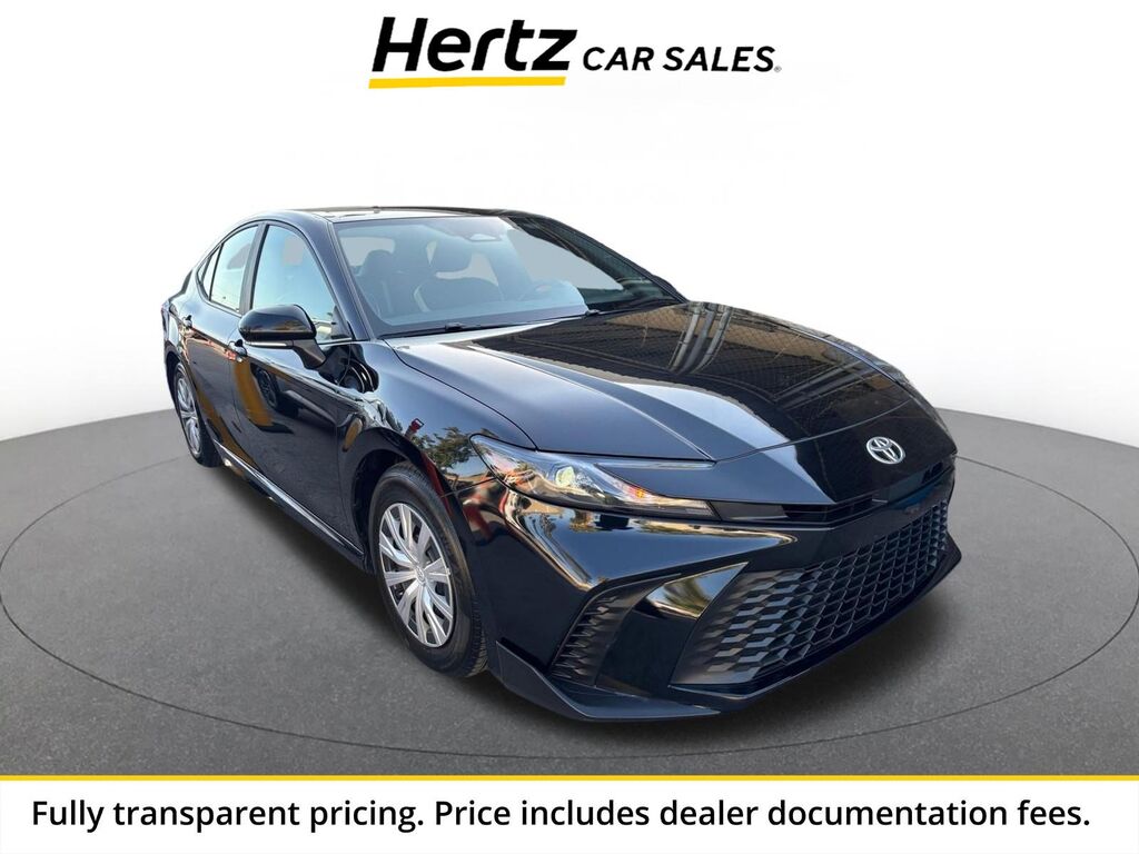 2025 Toyota Camry SE — photo 1 of 1