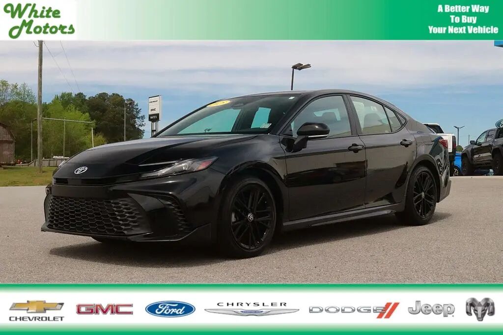 2025 Toyota Camry SE
