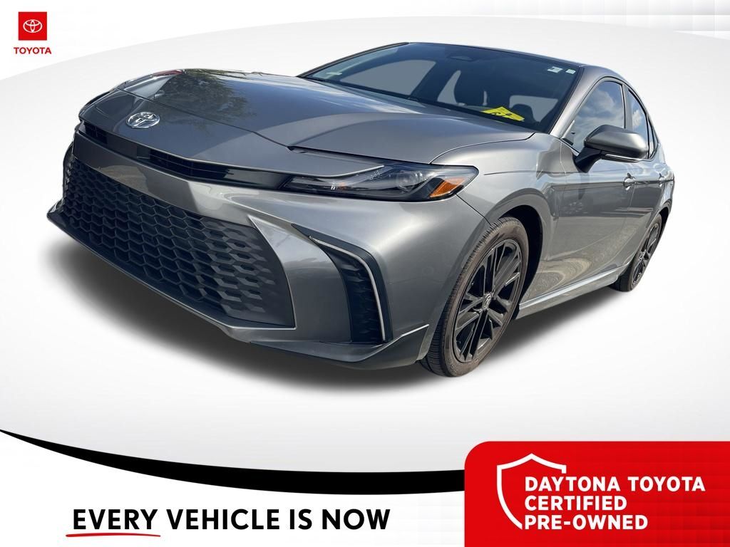 2025 Toyota Camry SE — photo 1 of 9