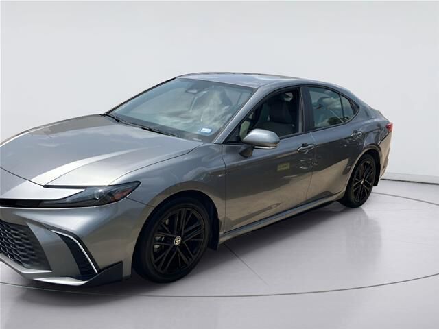 2025 Toyota Camry SE — photo 1 of 1