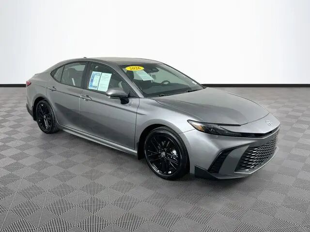 2026 Toyota Camry SE — photo 1 of 13