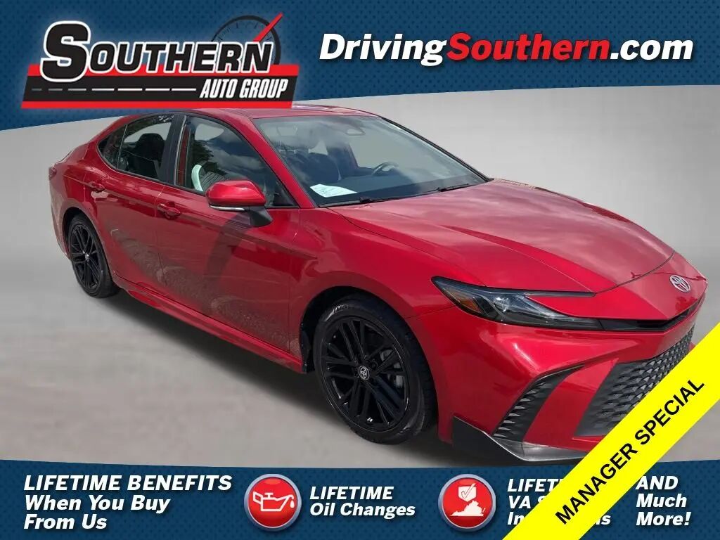 2025 Toyota Camry SE — photo 1 of 13