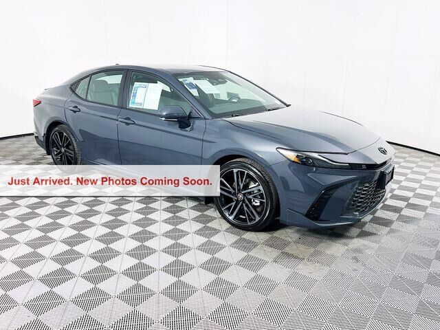 2026 Toyota Camry SE — photo 1 of 8