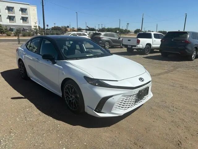 2026 Toyota Camry SE — photo 1 of 4