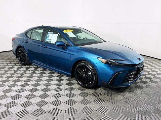 2026 Toyota Camry SE — photo 1 of 13