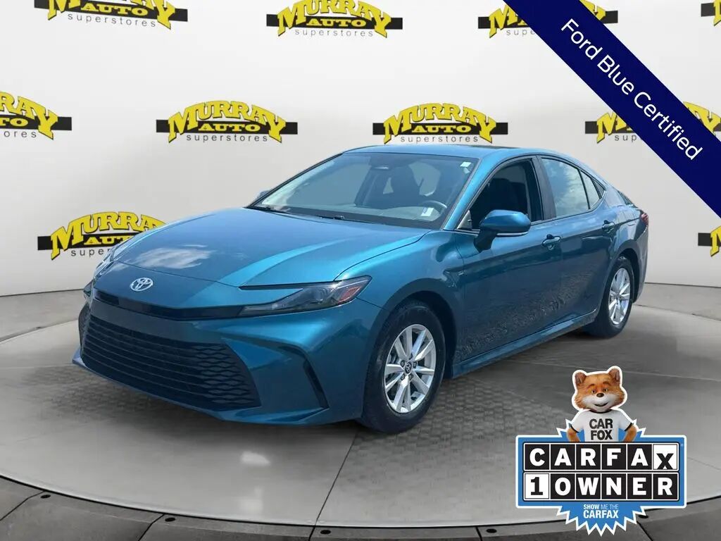 2025 Toyota Camry LE — photo 1 of 11