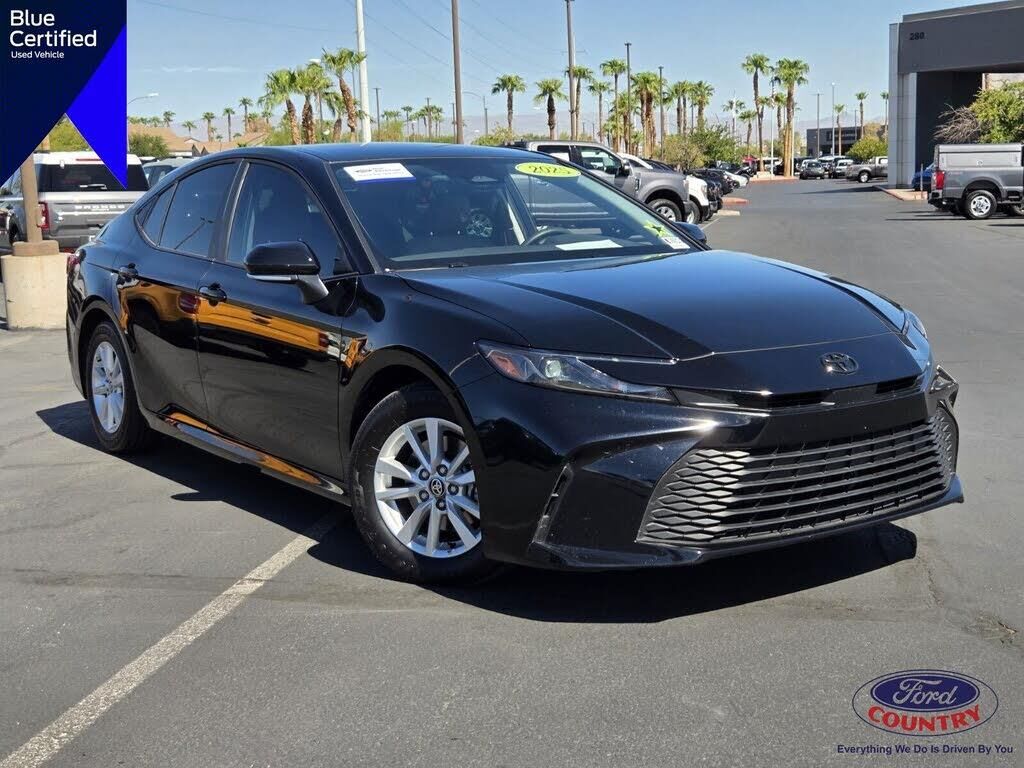 2025 Toyota Camry LE — photo 1 of 1