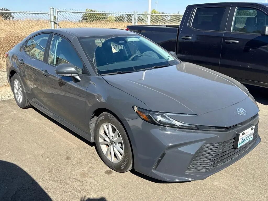 2025 Toyota Camry LE — photo 1 of 6