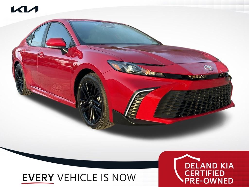 2026 Toyota Camry SE — photo 1 of 10