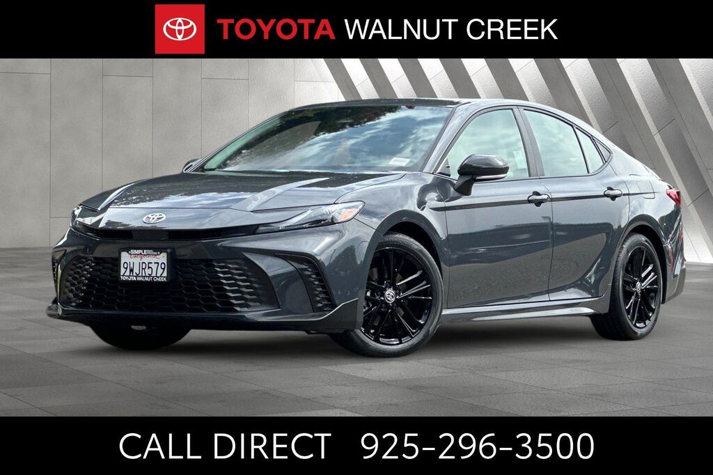 2026 Toyota Camry SE — photo 1 of 13