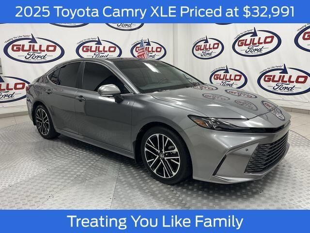 2025 Toyota Camry XLE — photo 1 of 2