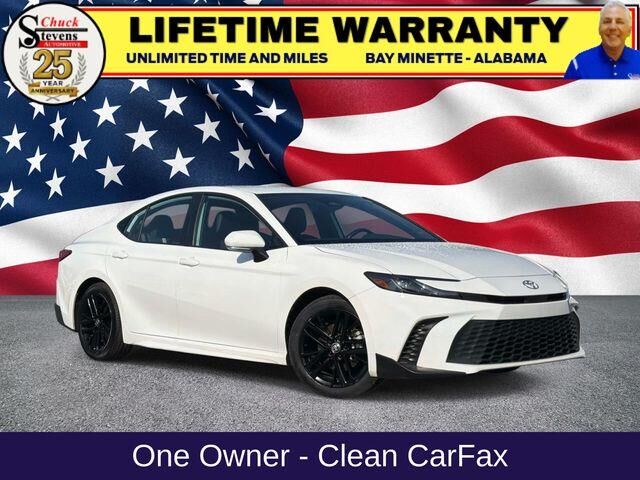 2025 Toyota Camry SE — photo 1 of 13